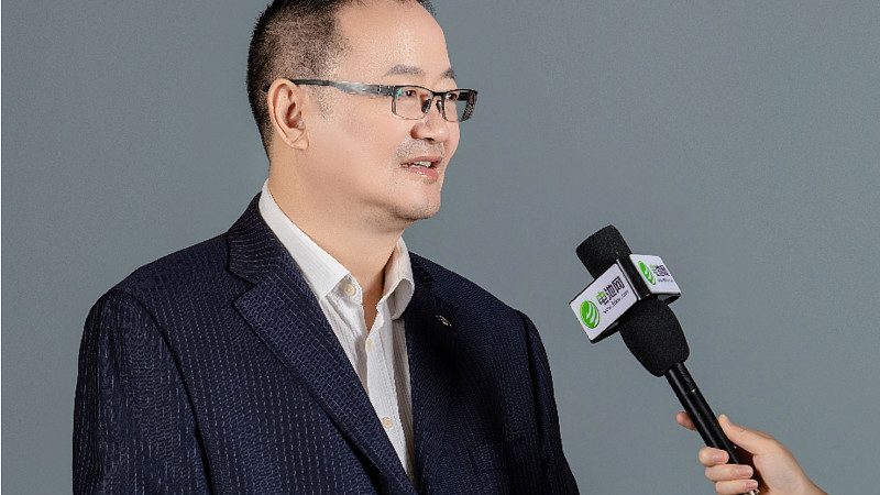 光储充一体化与微电网：功能解析与区别探讨