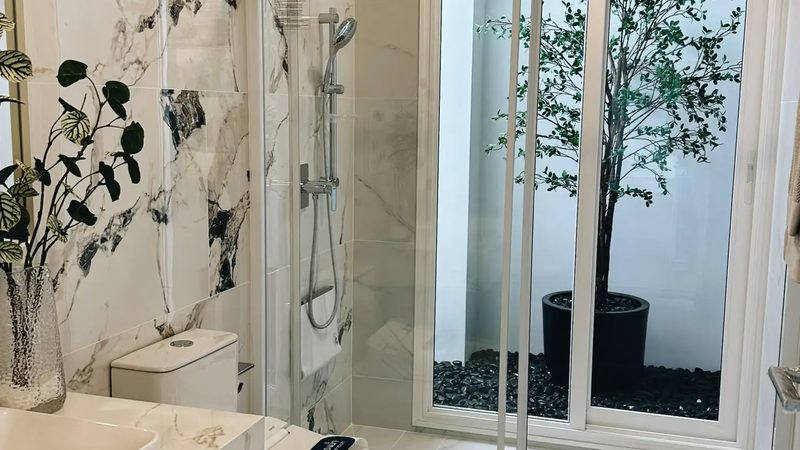 光伏系统安装价格揭秘：影响因素与合理预算